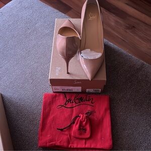 Tan patent leather CL pigalles!